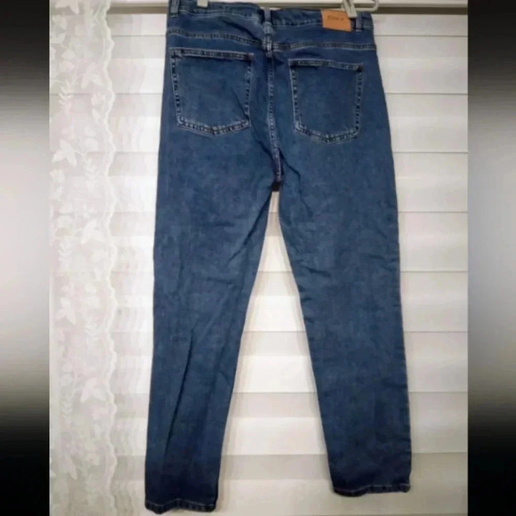 Free With Purchase NWOT Only mom jeans 31 blue jeans - Picture 2 of 3